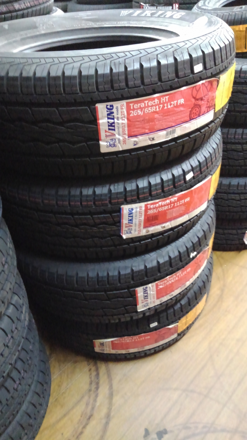 西川田店限定!本日の一品コーナー 265/65R17 プラドのタイヤをお探し